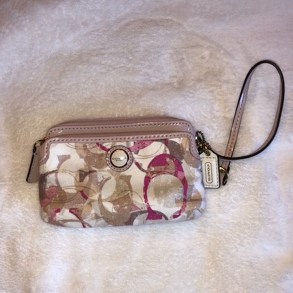 Coach wristlet - Picture 1 of 4